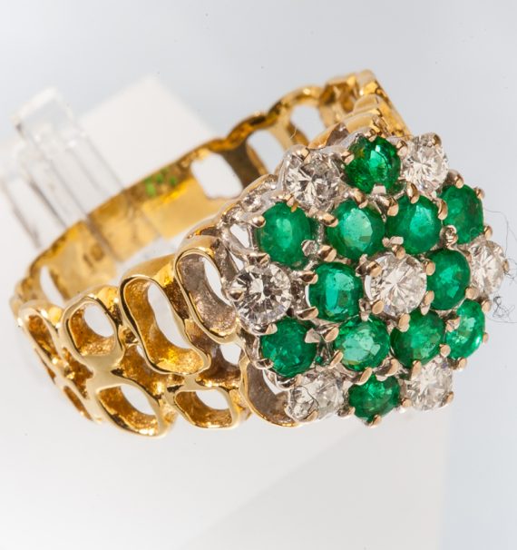 18ct Yellow Gold Pre-Owned Emerald and Diamond Cluster ring